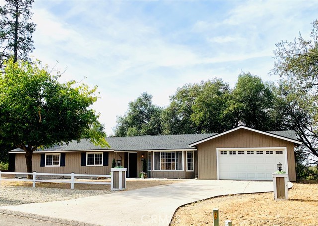 Detail Gallery Image 1 of 41 For 39614 Pierce Lake Dr, Oakhurst,  CA 93644 - 3 Beds | 2 Baths