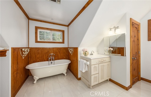 Detail Gallery Image 20 of 41 For 1840 Old Waterman Canyon Rd, San Bernardino,  CA 92404 - 3 Beds | 3/1 Baths