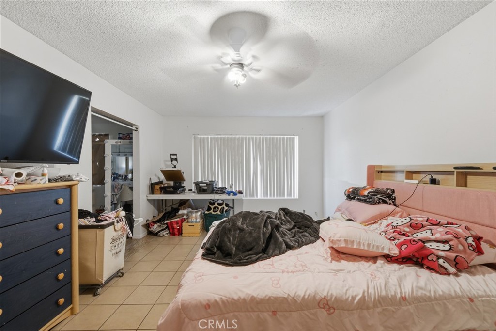 https://media.crmls.org/medias/e2fc22cf-ba50-42ab-b5e2-1e52e426eee8.jpg?preset=X-Large