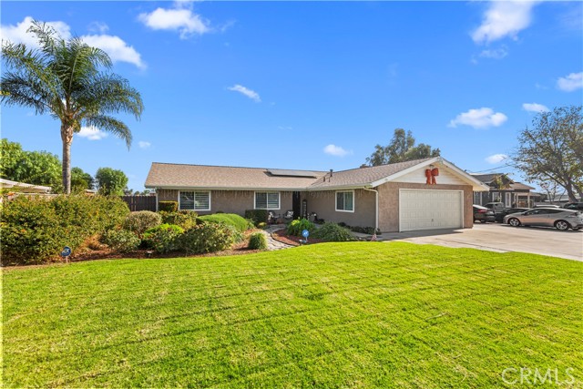Detail Gallery Image 1 of 31 For 10695 Linden Ave, Bloomington,  CA 92316 - 3 Beds | 2 Baths