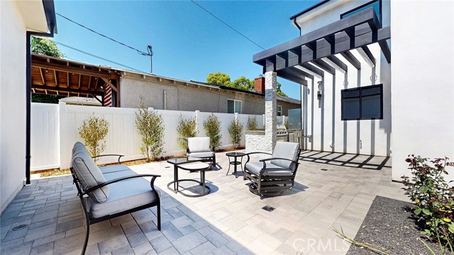 Image 49 of 75 For 421 Catalina Street