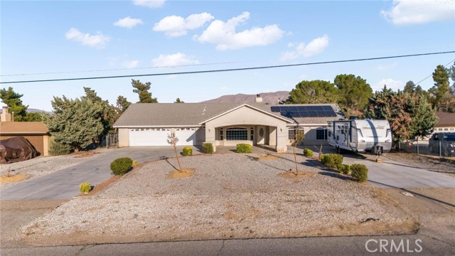 Detail Gallery Image 3 of 34 For 8925 Ave Buckthorn, Hesperia,  CA 92345 - 4 Beds | 3 Baths