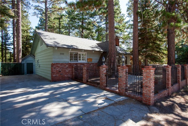 2359 Avian Way, Running Springs CA: https://media.crmls.org/medias/e2fef78a-e8b1-4728-ae0b-87b78c6770db.jpg