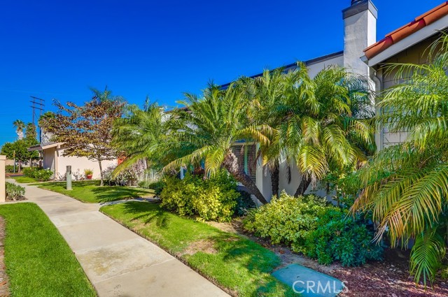 Detail Gallery Image 3 of 75 For 7030 Seawind Drive, Long Beach,  CA 90803 - 4 Beds | 3 Baths