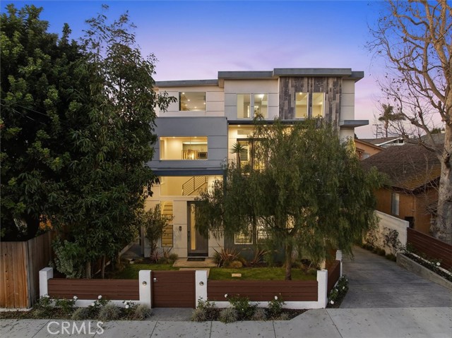 Detail Gallery Image 38 of 49 For 1729 Harriman Ln a,  Redondo Beach,  CA 90278 - 4 Beds | 3/1 Baths