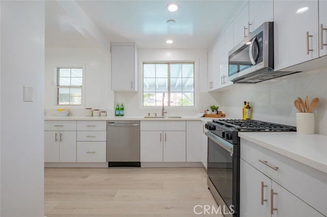 Detail Gallery Image 21 of 32 For 6535 Comanche Ave, Winnetka,  CA 91306 - 3 Beds | 2 Baths