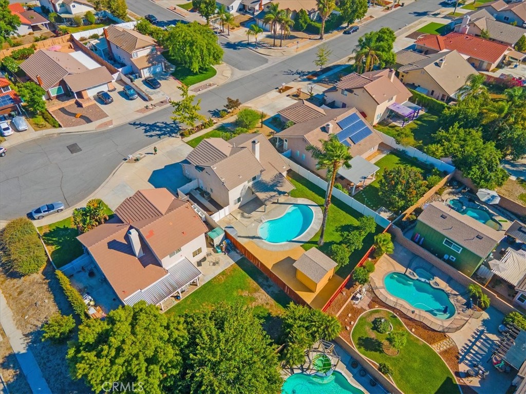 https://media.crmls.org/medias/e300d47e-5f10-4b84-b216-a15312cd985d.jpg?preset=X-Large