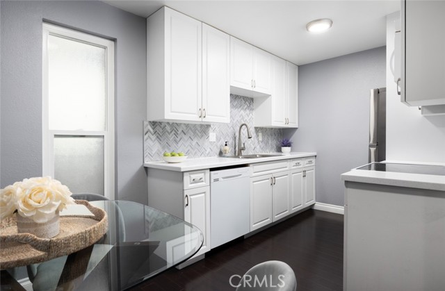 Detail Gallery Image 2 of 24 For 1000 W Macarthur Bld #11,  Santa Ana,  CA 92707 - 2 Beds | 1 Baths