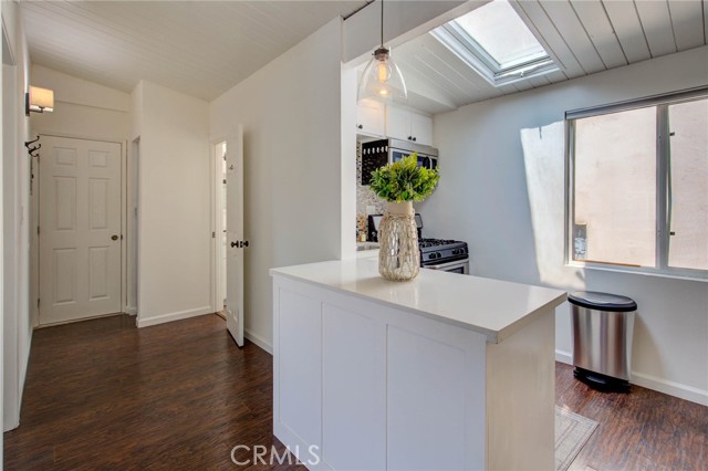 Detail Gallery Image 17 of 26 For 217 35th Pl #B,  Manhattan Beach,  CA 90266 - 2 Beds | 1 Baths