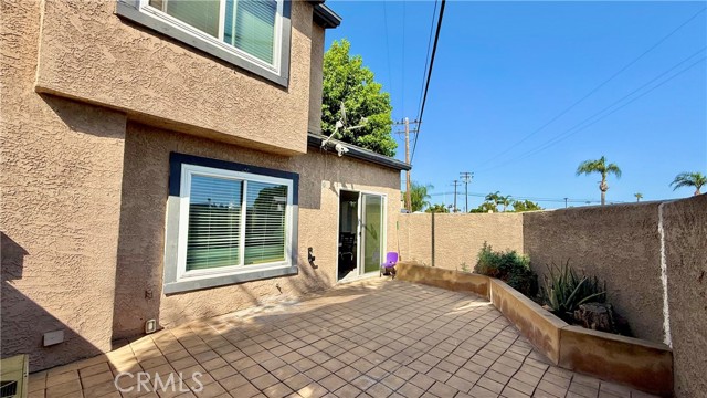 681 N Lark Ellen Avenue, Covina CA: https://media.crmls.org/medias/e301de87-3714-4cba-9ee7-4f5395710077.jpg