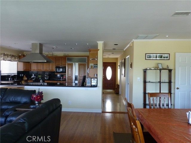 241 Paseo De Granada, Redondo Beach CA: https://media.crmls.org/medias/e30232c6-f719-401f-ba11-765fabff1120.jpg