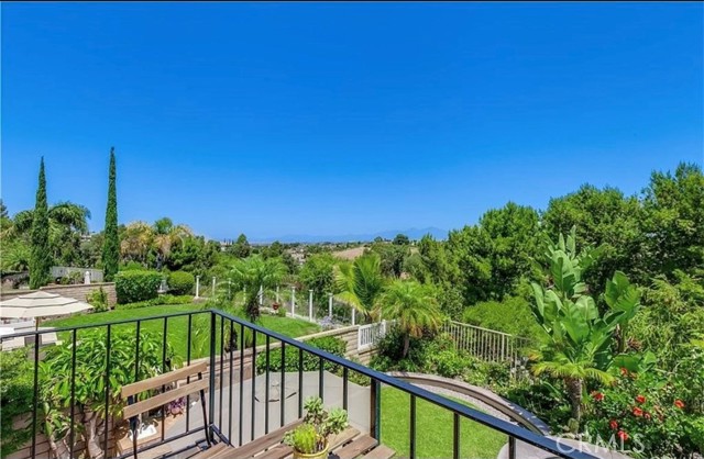 29212 Dean Street, Laguna Niguel CA: https://media.crmls.org/medias/e302c065-a5d0-4b9a-94a6-b1753f48c1e8.jpg
