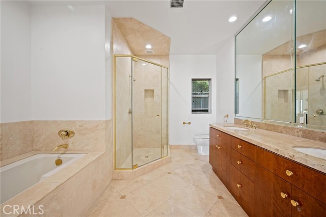 Detail Gallery Image 13 of 35 For 8246 Woodshill Trl, Los Angeles,  CA 90069 - 5 Beds | 5 Baths