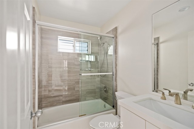 Detail Gallery Image 6 of 12 For 614 Acacia #1/2,  Corona Del Mar,  CA 92625 - 3 Beds | 3 Baths