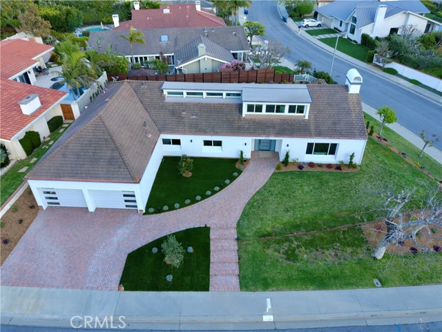 Detail Gallery Image 2 of 56 For 3536 Malibu Country Dr, Malibu,  CA 90265 - 4 Beds | 3 Baths