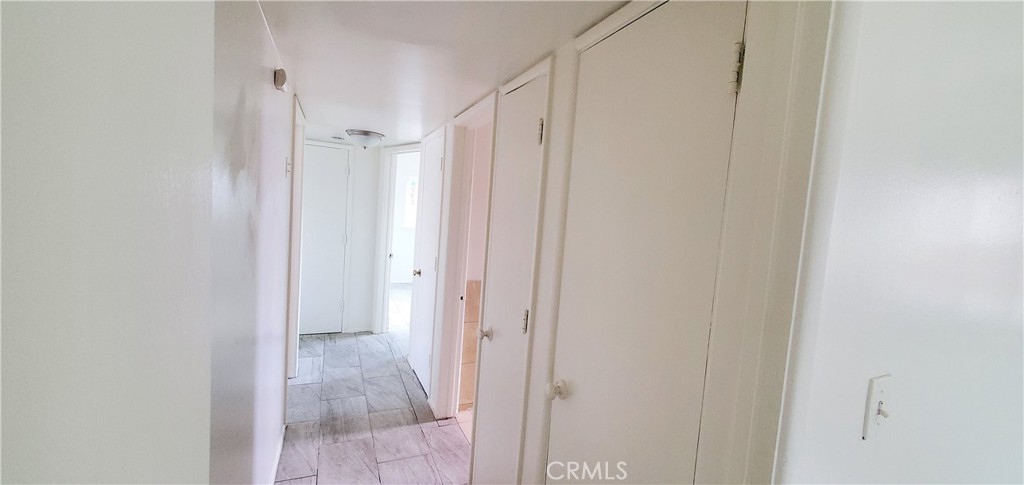 https://media.crmls.org/medias/e303e907-06ab-4fba-9014-39eeb7b36daa.jpg?preset=X-Large