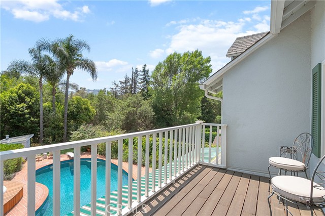 11818 Laurel Hills Road, Studio City CA: https://media.crmls.org/medias/e3045ed2-e937-40bd-9196-1074591fd5c0.jpg