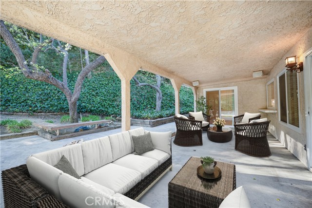 Detail Gallery Image 9 of 19 For 3802 Daguerre Ave, Calabasas,  CA 91302 - 5 Beds | 3 Baths