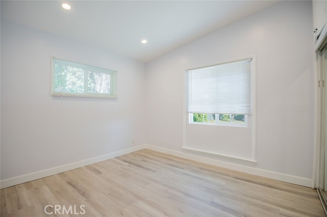 Detail Gallery Image 11 of 22 For 8561 Orion Ave, North Hills,  CA 91343 - 2 Beds | 2 Baths