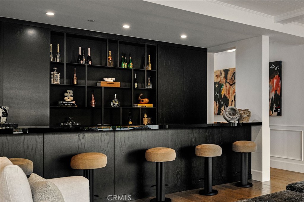 https://media.crmls.org/medias/e304ebb1-1c68-434c-9597-135aff3936fd.jpg?preset=X-Large