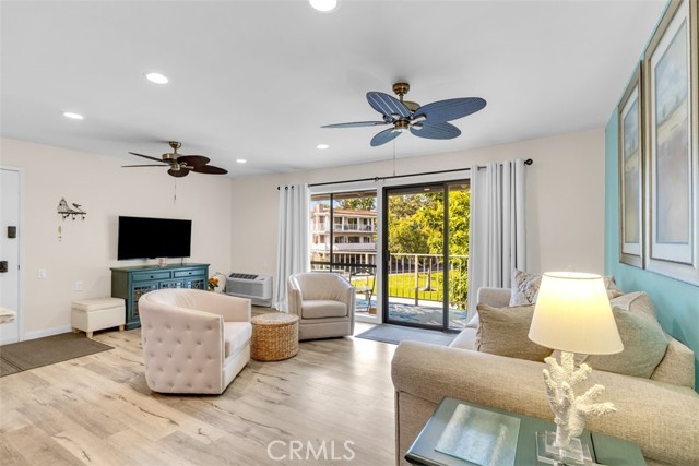 Detail Gallery Image 4 of 41 For 2096 Ronda Granada #O,  Laguna Woods,  CA 92637 - 2 Beds | 2 Baths