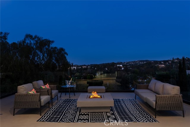 Detail Gallery Image 52 of 58 For 5134 Medina Rd, Woodland Hills,  CA 91364 - 5 Beds | 5/1 Baths