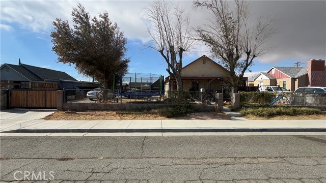 Detail Gallery Image 1 of 15 For 15843 M St, Mojave,  CA 93501 - 2 Beds | 1 Baths