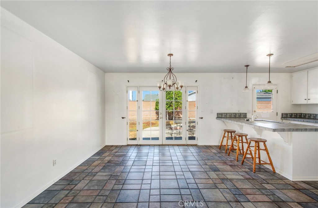 MLS #OC25221400 image #5