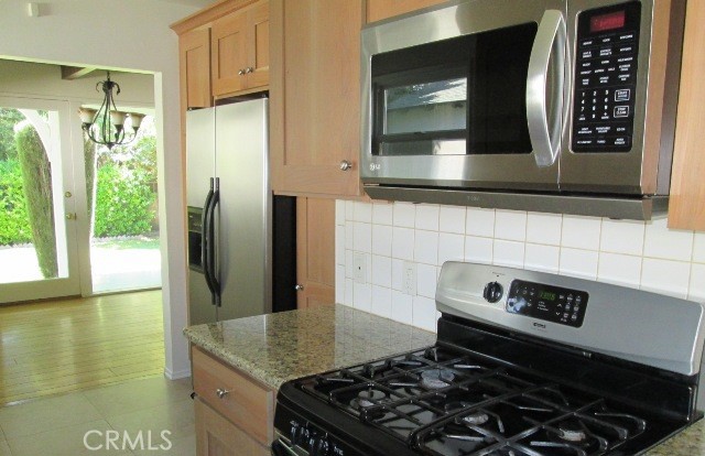 Detail Gallery Image 3 of 8 For 4718 Burnet Ave, Sherman Oaks,  CA 91403 - 3 Beds | 2 Baths