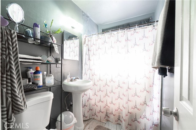 Detail Gallery Image 30 of 56 For 340 W 62nd St, Los Angeles,  CA 90003 - – Beds | – Baths