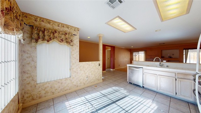 Detail Gallery Image 11 of 39 For 6157 W Avenue J4, Lancaster,  CA 93536 - 3 Beds | 2 Baths