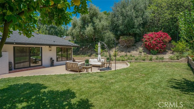 Detail Gallery Image 45 of 57 For 22914 Gershwin Dr, Woodland Hills,  CA 91364 - 5 Beds | 4/1 Baths