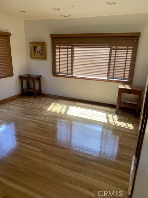 Detail Gallery Image 36 of 44 For 1718 Cleveland Rd, Glendale,  CA 91202 - 3 Beds | 3 Baths