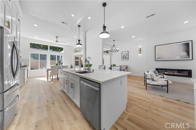 Detail Gallery Image 13 of 60 For 33 Mann St, Irvine,  CA 92612 - 3 Beds | 2 Baths