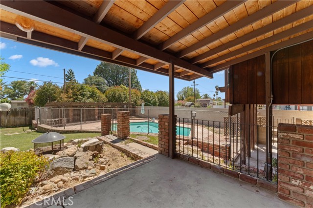 Detail Gallery Image 22 of 38 For 2919 Panorama Dr, Bakersfield,  CA 93306 - 3 Beds | 2/1 Baths