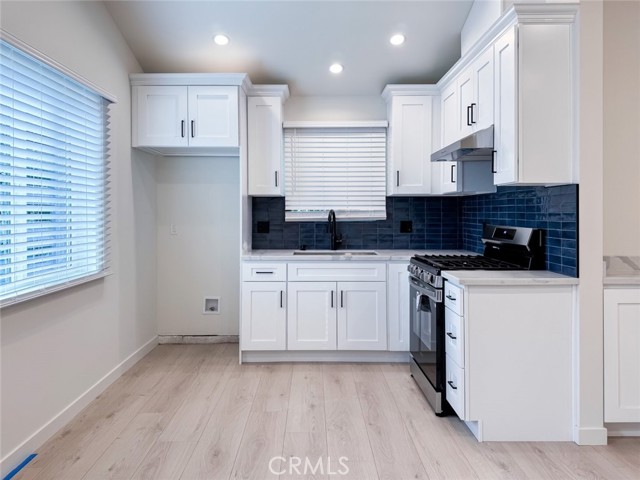 7864 Clearfield Avenue, Panorama City CA: https://media.crmls.org/medias/e307baa1-a86b-4c13-a896-10f0031a2def.jpg