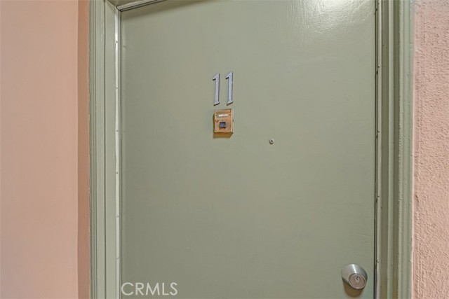 6640 Darby Avenue, Reseda CA: https://media.crmls.org/medias/e307f125-8229-4b01-9e94-f48d5a3497af.jpg