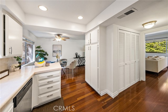 Detail Gallery Image 9 of 18 For 432 S Oak Knoll Ave #4,  Pasadena,  CA 91101 - 2 Beds | 2/1 Baths