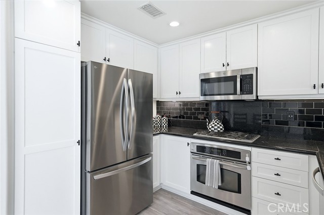 Detail Gallery Image 4 of 37 For 23 Aryshire Ln, Ladera Ranch,  CA 92694 - 3 Beds | 2/1 Baths