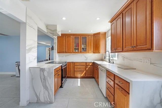 Detail Gallery Image 18 of 58 For 15330 Hart St, Van Nuys,  CA 91406 - 4 Beds | 4 Baths