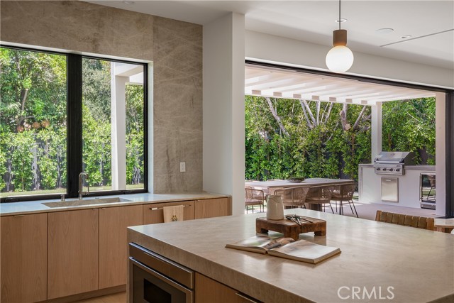 Detail Gallery Image 14 of 62 For 12335 Otsego St, Valley Village,  CA 91607 - 5 Beds | 6/1 Baths