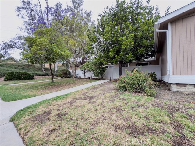 25755 Via Lomas, Laguna Hills CA: https://media.crmls.org/medias/e308f915-1868-4128-8d66-8b500ee7b7a9.jpg