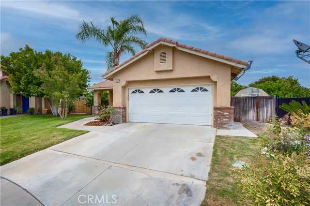 11327 La Brisa Circle, Fontana CA: https://media.crmls.org/medias/e308fd32-c224-4603-ad4c-828732ae962a.jpg