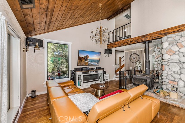 Detail Gallery Image 7 of 53 For 37751 Foxfield Rd, Angelus Oaks,  CA 92305 - 2 Beds | 2 Baths