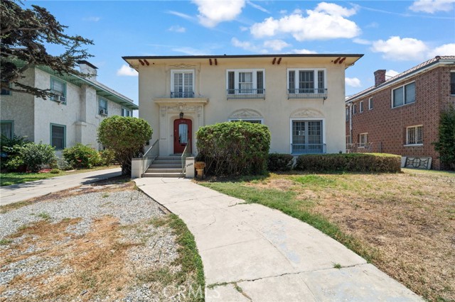 1412 S Victoria Avenue, Los Angeles CA: https://media.crmls.org/medias/e30a3369-51db-42b4-a194-f18c57a47166.jpg
