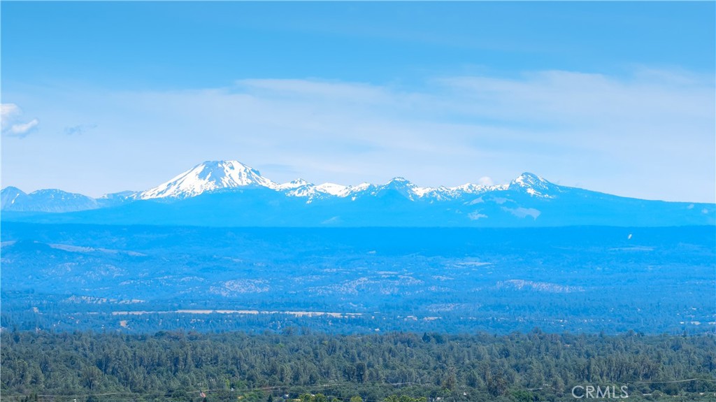 https://media.crmls.org/medias/e30ad20c-8ac1-4e6d-9a1e-52d07947863c.jpg?preset=X-Large