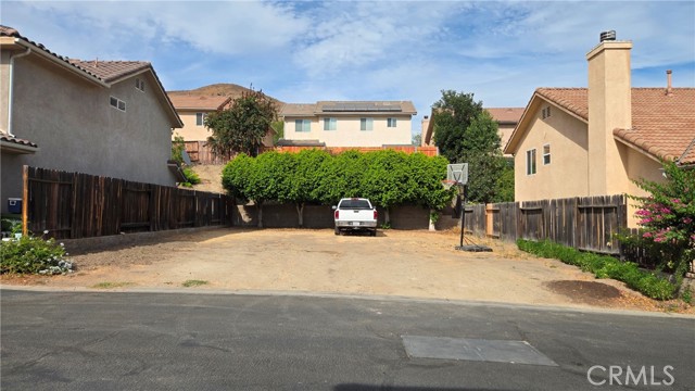 Detail Gallery Image 1 of 26 For 11852 N Birch Grove, Sylmar,  CA 91342 - 5 Beds | 3/1 Baths