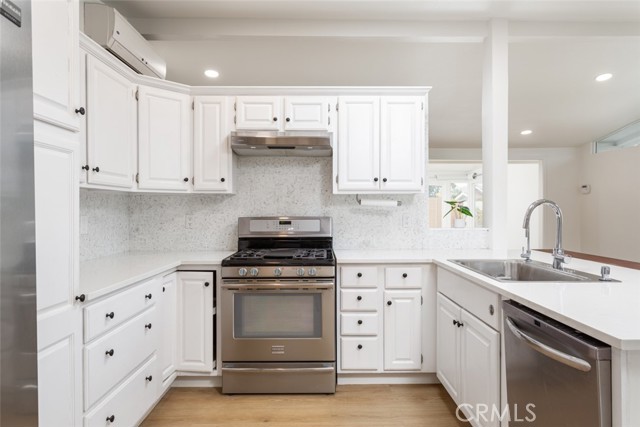 Detail Gallery Image 6 of 21 For 1997 Orange Ave, Costa Mesa,  CA 92627 - 4 Beds | 2 Baths