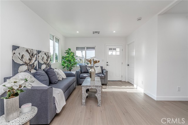 3818 Crawford Street, Los Angeles CA: https://media.crmls.org/medias/e30bb2a6-908f-4a60-bdf9-e3c2fe2d1641.jpg