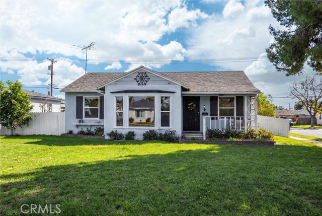 Detail Gallery Image 2 of 32 For 806 E I, Ontario,  CA 91764 - 3 Beds | 1/1 Baths